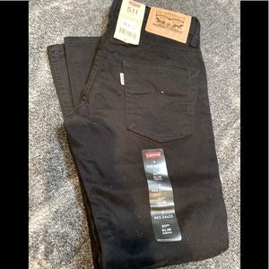 Size 8 slim black Levi’s